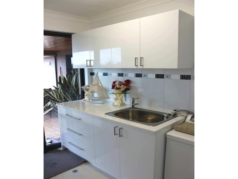 16 Pinetree Circuit, Jurien Bay WA 6516