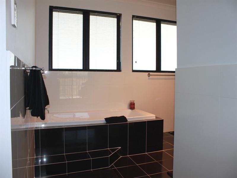 16 Pinetree Circuit, Jurien Bay WA 6516