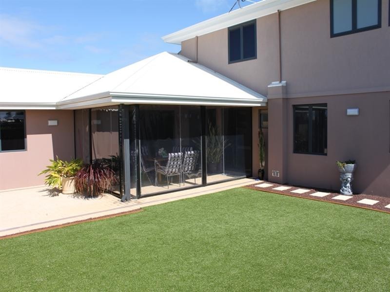 16 Pinetree Circuit, Jurien Bay WA 6516