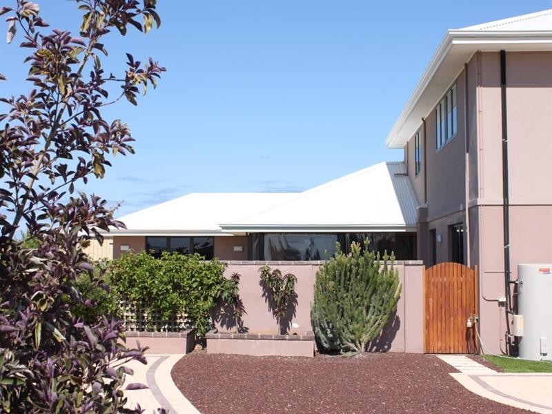 16 Pinetree Circuit, Jurien Bay WA 6516