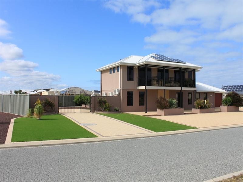 16 Pinetree Circuit, Jurien Bay WA 6516