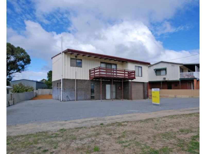 15 Lindsay Street, Jurien Bay WA 6516