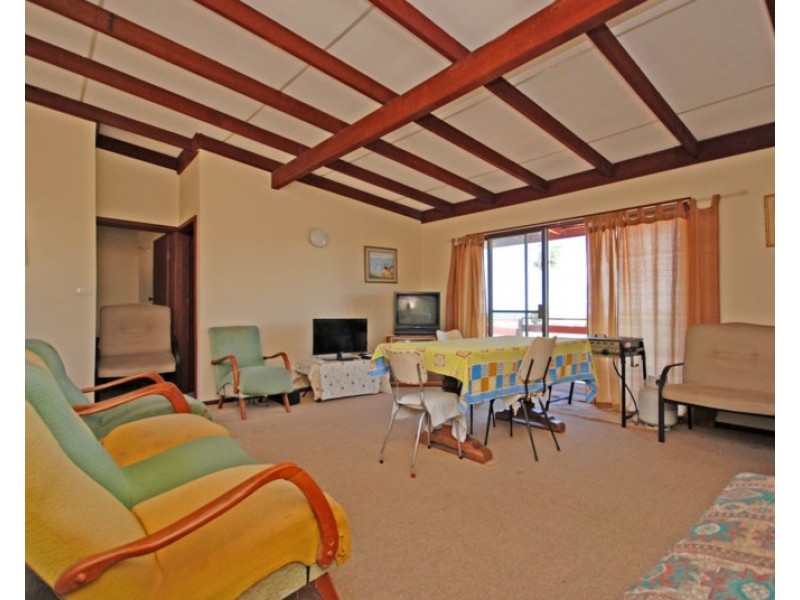 15 Lindsay Street, Jurien Bay WA 6516