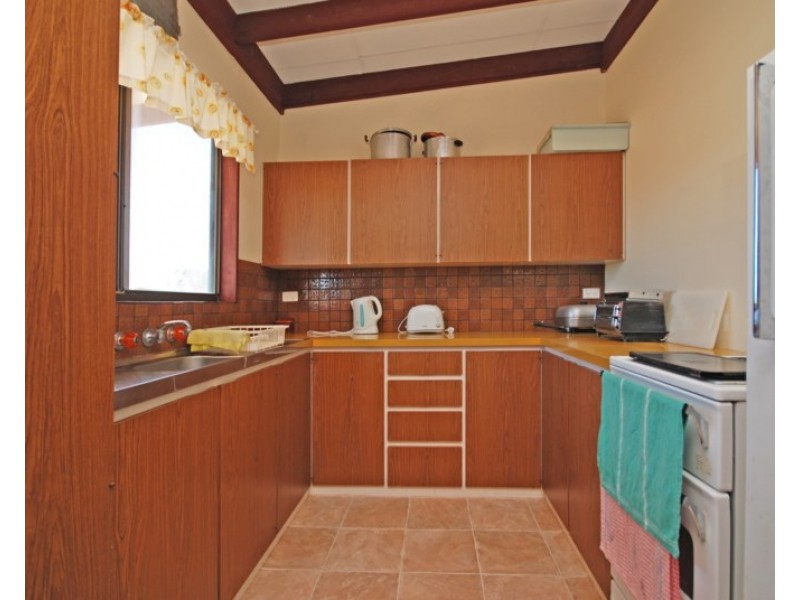 15 Lindsay Street, Jurien Bay WA 6516