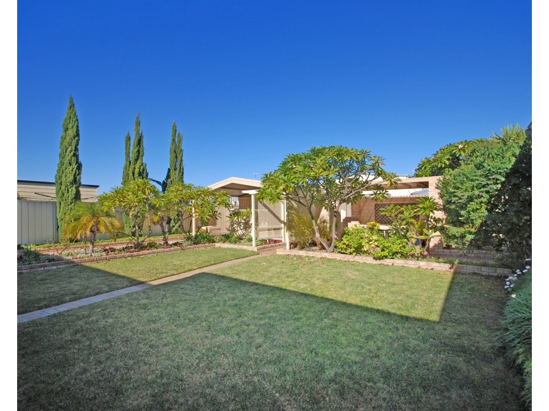 12 Shearwater Drive, Jurien Bay WA 6516