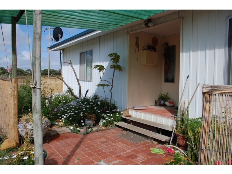 20 Whitfield Street, Jurien Bay WA 6516