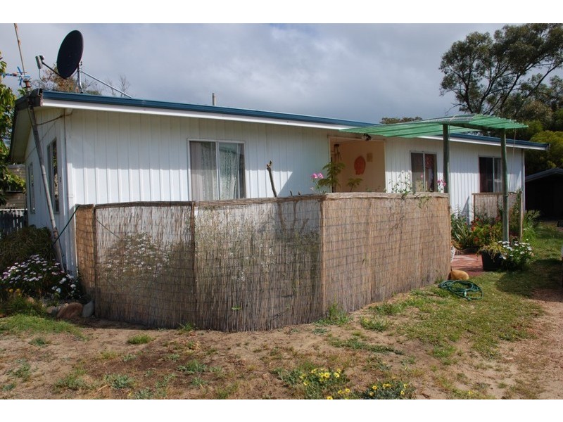 20 Whitfield Street, Jurien Bay WA 6516