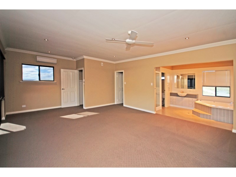 140 Ridge Way, Jurien Bay WA 6516