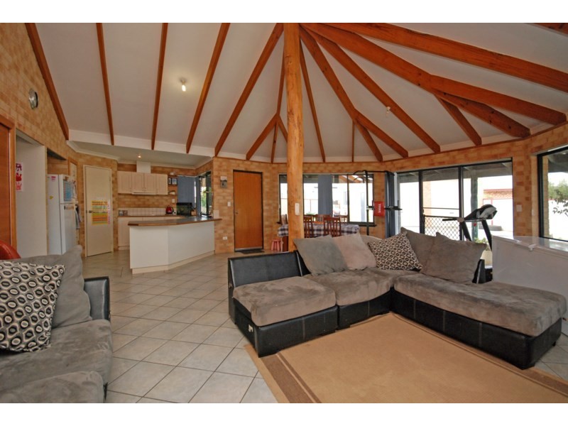 12 Villaret Way, Jurien Bay WA 6516