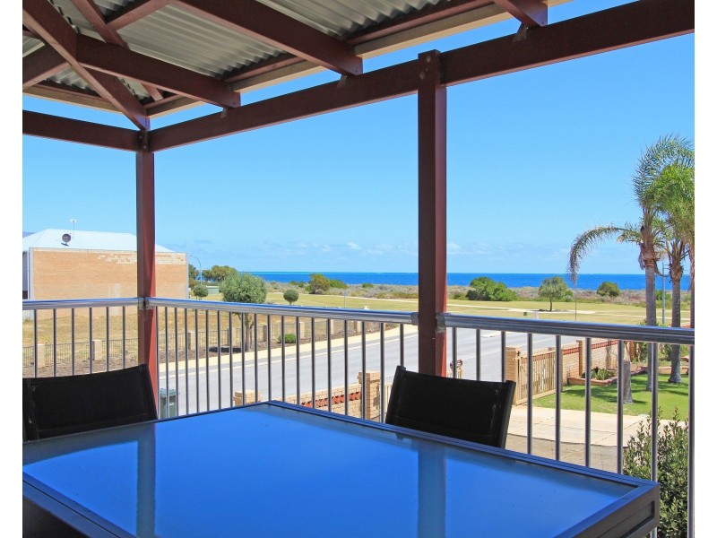 32 Doust Street, Jurien Bay WA 6516