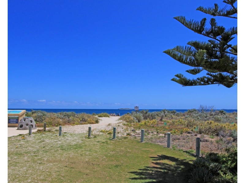 32 Doust Street, Jurien Bay WA 6516