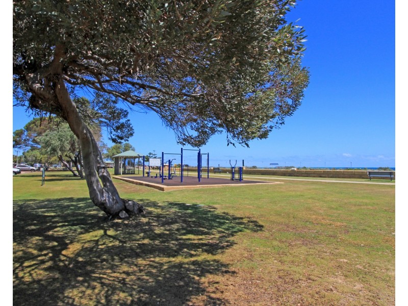 32 Doust Street, Jurien Bay WA 6516