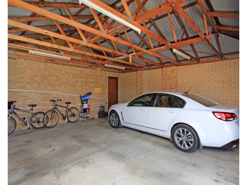 26 Coubrough Place, Jurien Bay WA 6516