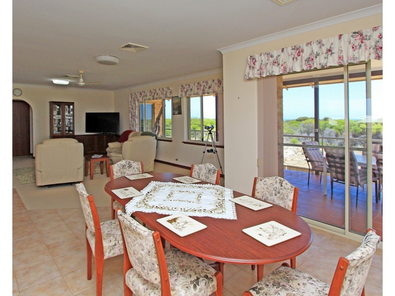 26 Coubrough Place, Jurien Bay WA 6516