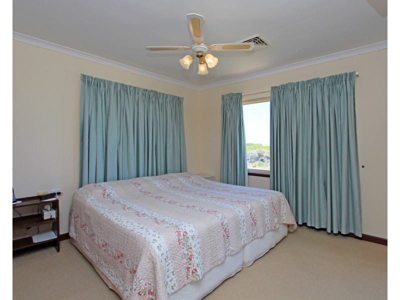 26 Coubrough Place, Jurien Bay WA 6516