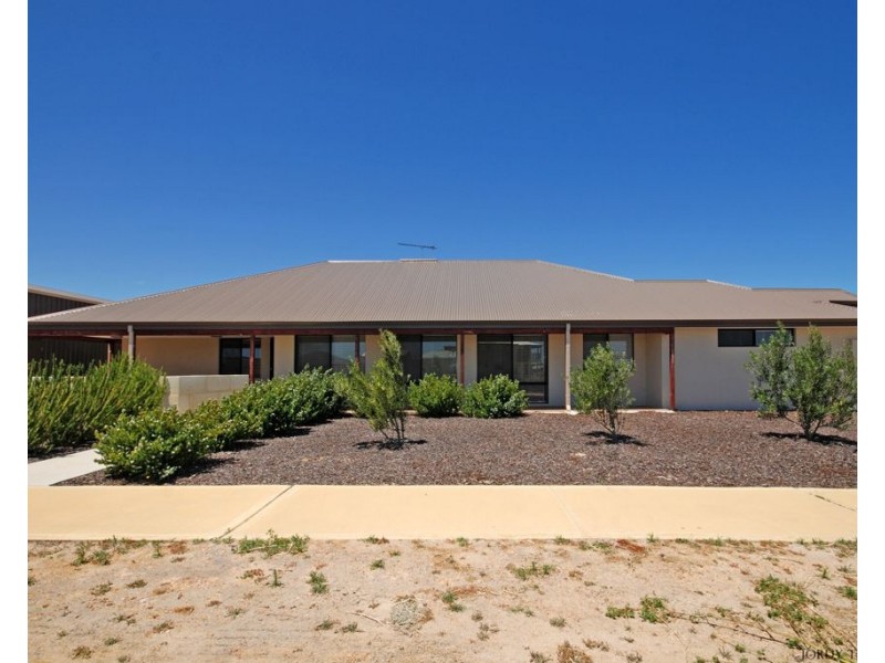 35 Bettong Avenue, Jurien Bay WA 6516