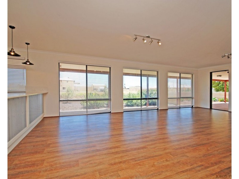 35 Bettong Avenue, Jurien Bay WA 6516