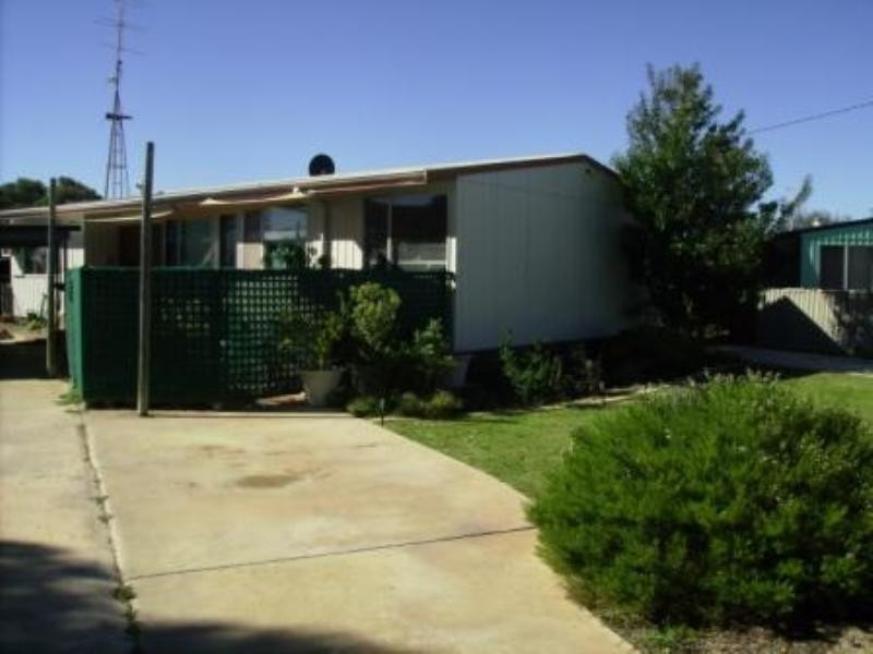 9 Whitfield Street, Jurien Bay WA 6516