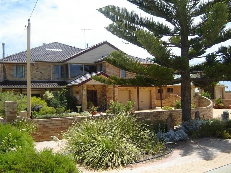 28 Coubrough Place, Jurien Bay WA 6516