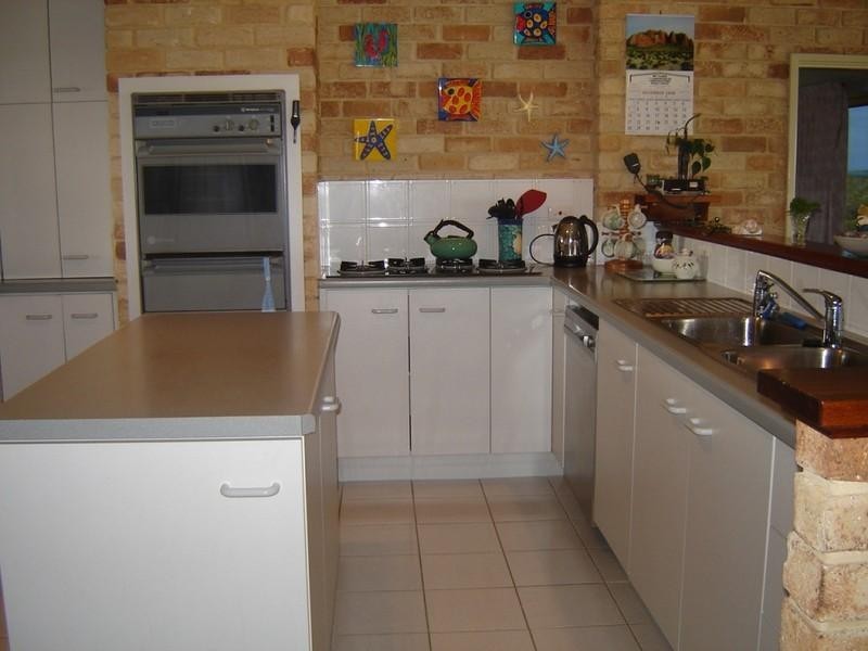 28 Coubrough Place, Jurien Bay WA 6516