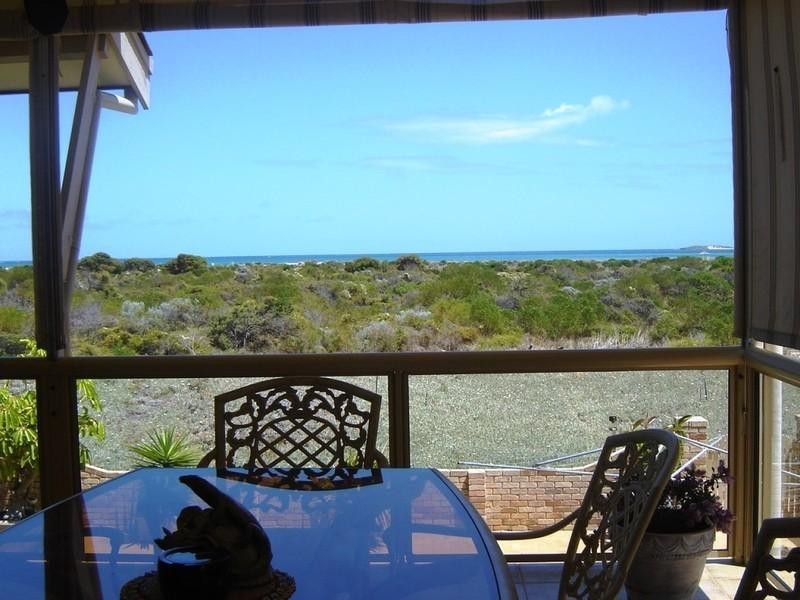 28 Coubrough Place, Jurien Bay WA 6516