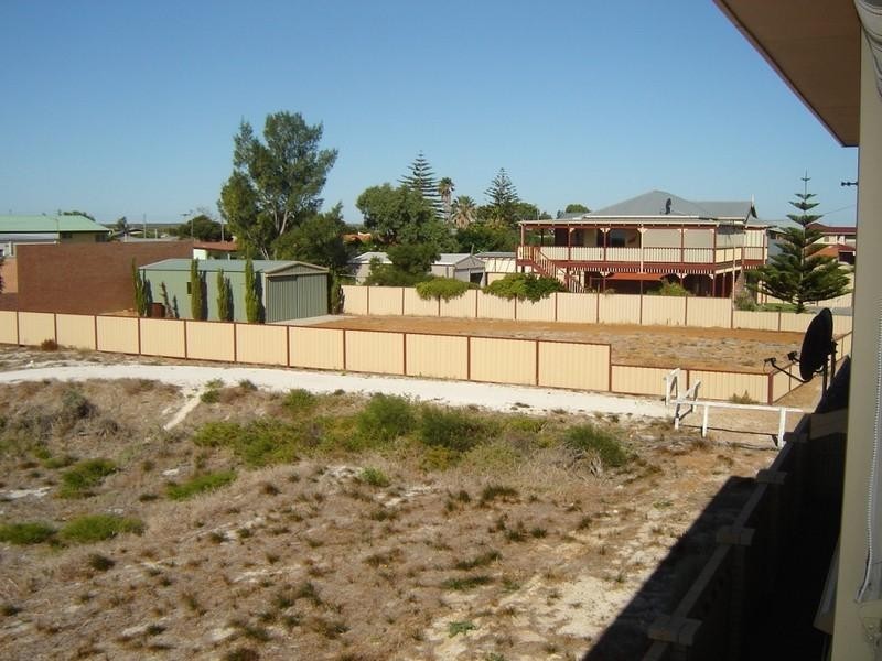 18 Coubrough Place, Jurien Bay WA 6516