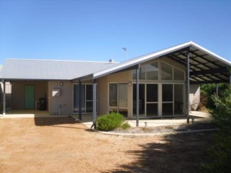 16B Elizabeth Way, Jurien Bay WA 6516