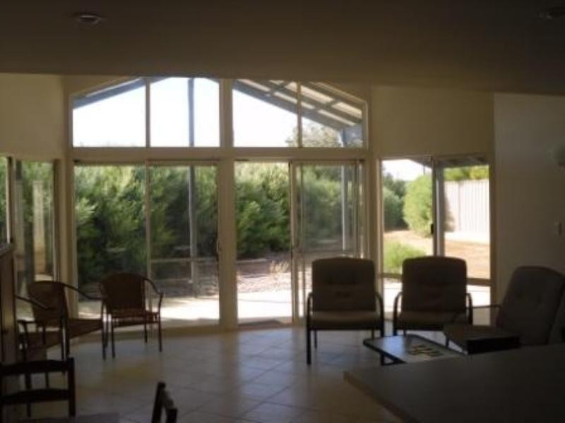 16B Elizabeth Way, Jurien Bay WA 6516