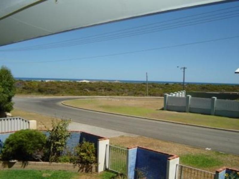 73 Drummond Circus, Cervantes WA 6511