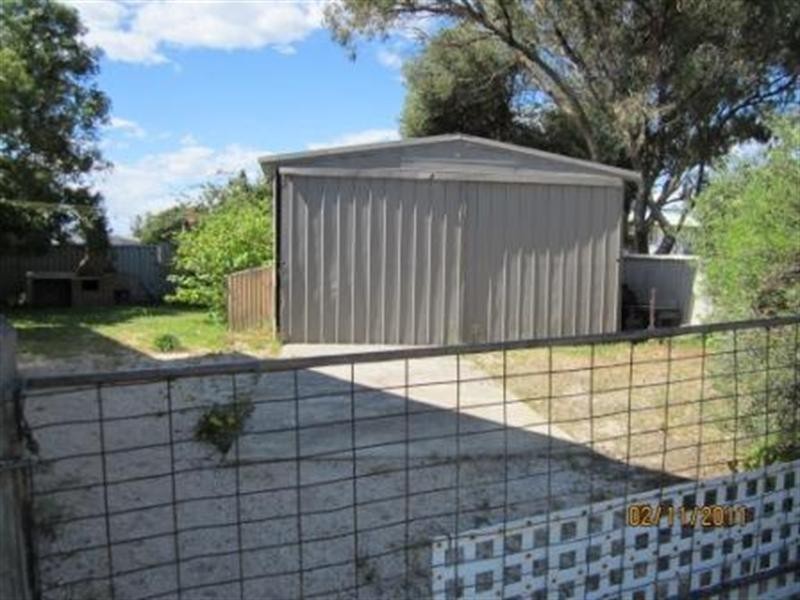 15 Tahiti Place, Jurien Bay WA 6516