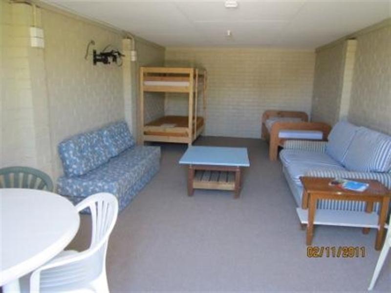 15 Tahiti Place, Jurien Bay WA 6516