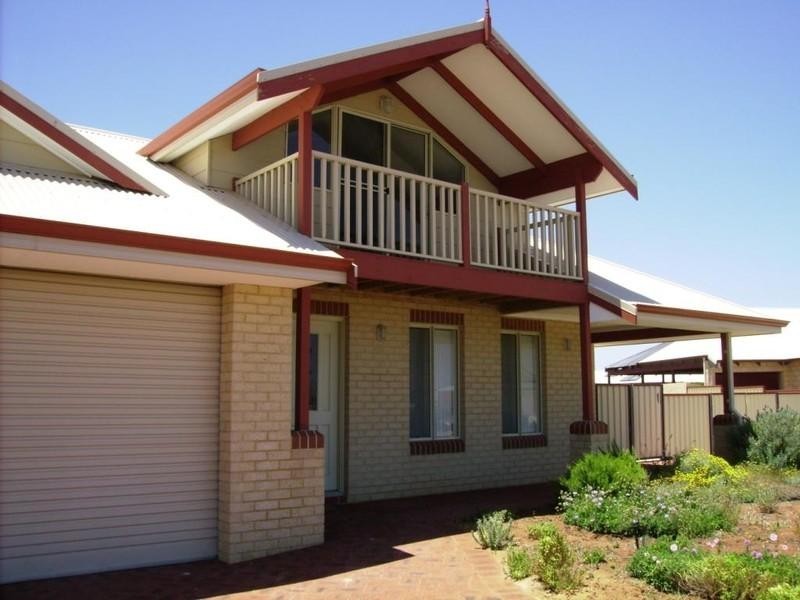 5 Maniki Gardens, Jurien Bay WA 6516