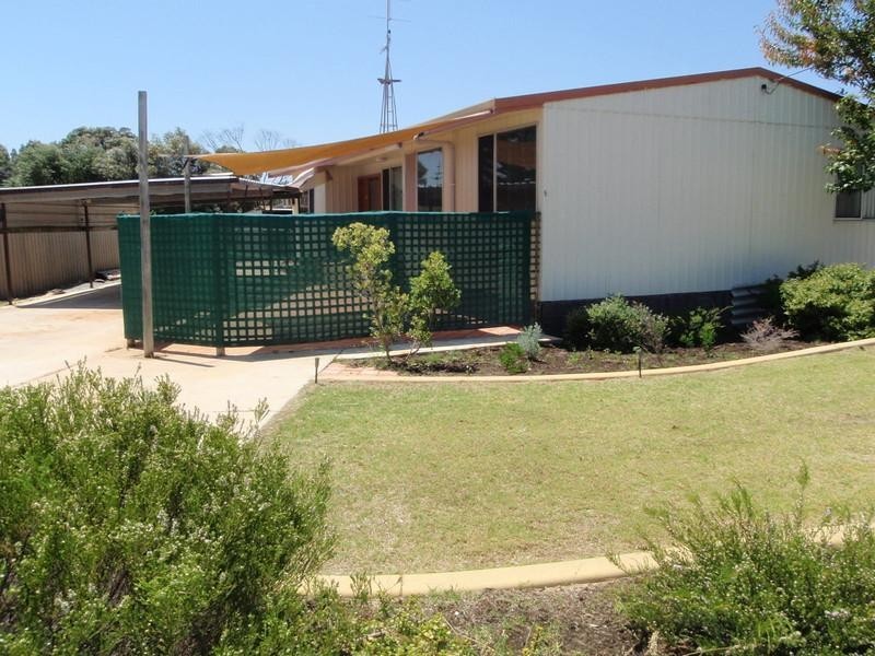 9 Whitfield Road, Jurien Bay WA 6516