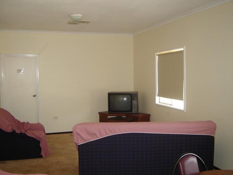 11 Cooper Street, Eneabba WA 6518