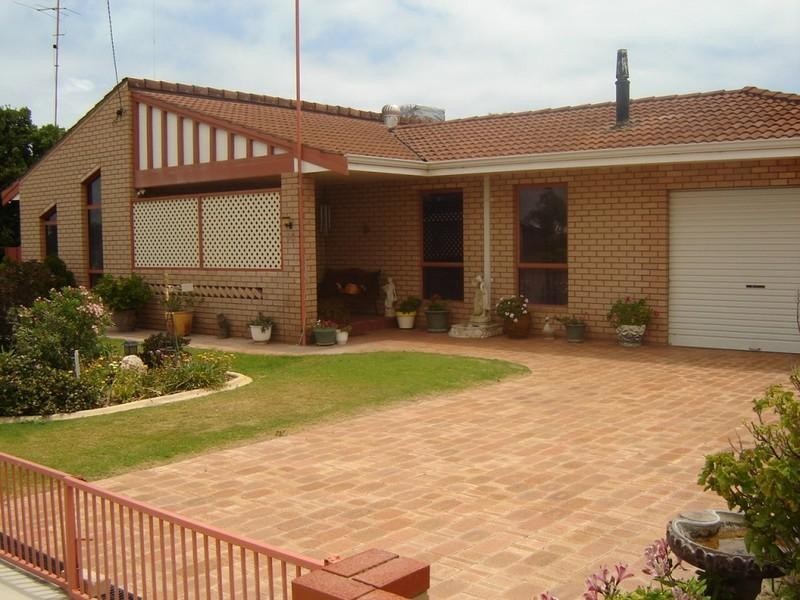 30 Lesueur Drive, Jurien Bay WA 6516