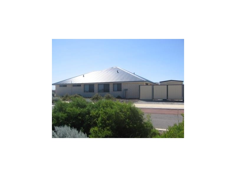 5 Meelup Drive (cnr Crusoe), Jurien Bay WA 6516