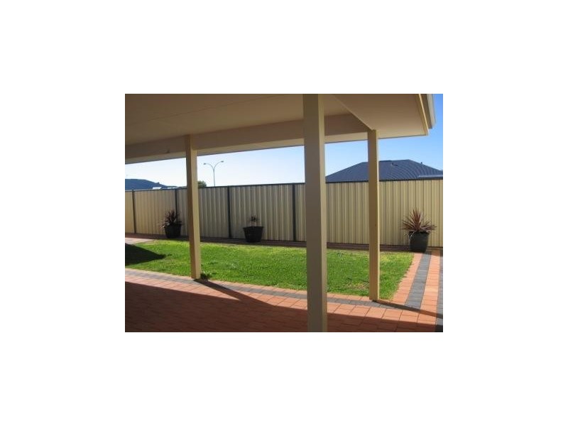 5 Meelup Drive (cnr Crusoe), Jurien Bay WA 6516