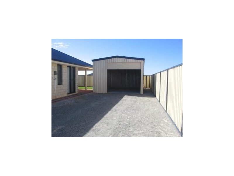 5 Meelup Drive (cnr Crusoe), Jurien Bay WA 6516