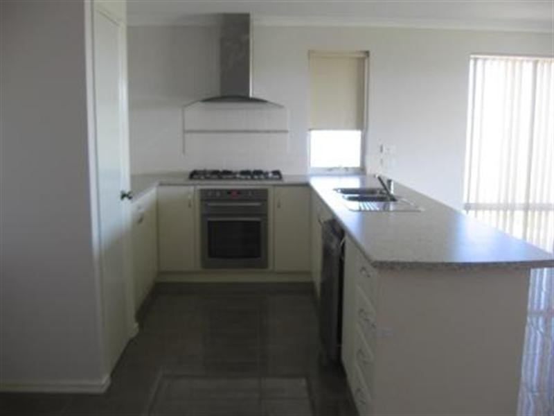 13 Hamelin Avenue, Jurien Bay WA 6516