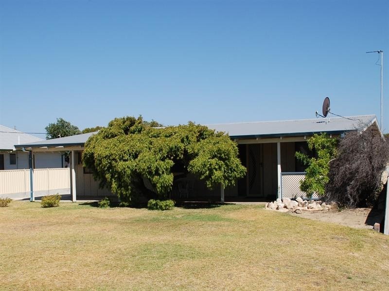 25 Lesueur Drive, Jurien Bay WA 6516