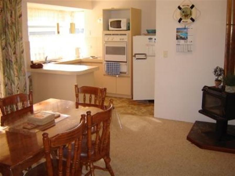 13 Tamarisk Street, Leeman WA 6514