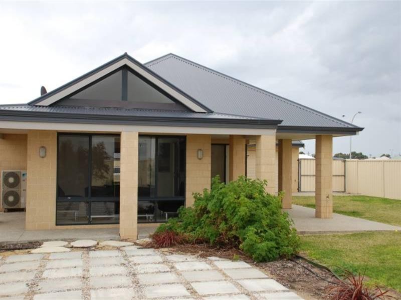 Lot 696, 7 Parakeet Bend, Jurien Bay WA 6516