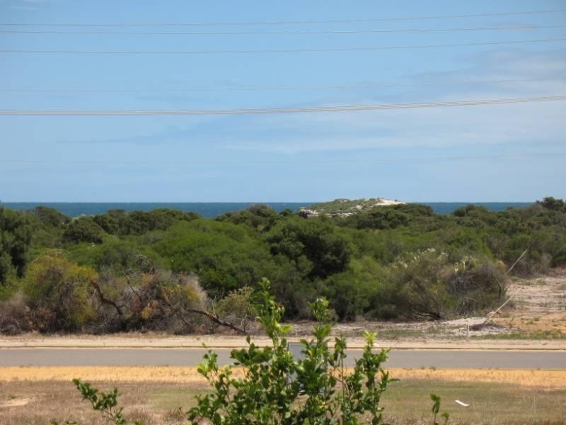 5 Tuart Street, Leeman WA 6514