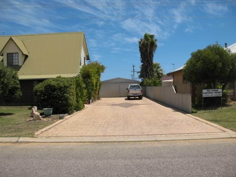 5 Tuart Street, Leeman WA 6514