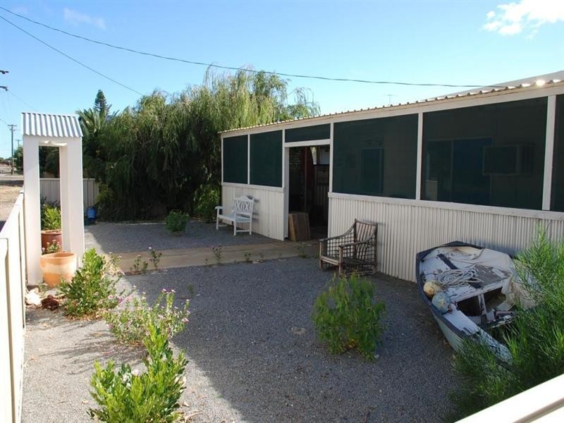 9 Spencer Street, Leeman WA 6514