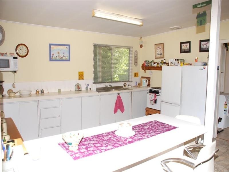 9 Spencer Street, Leeman WA 6514