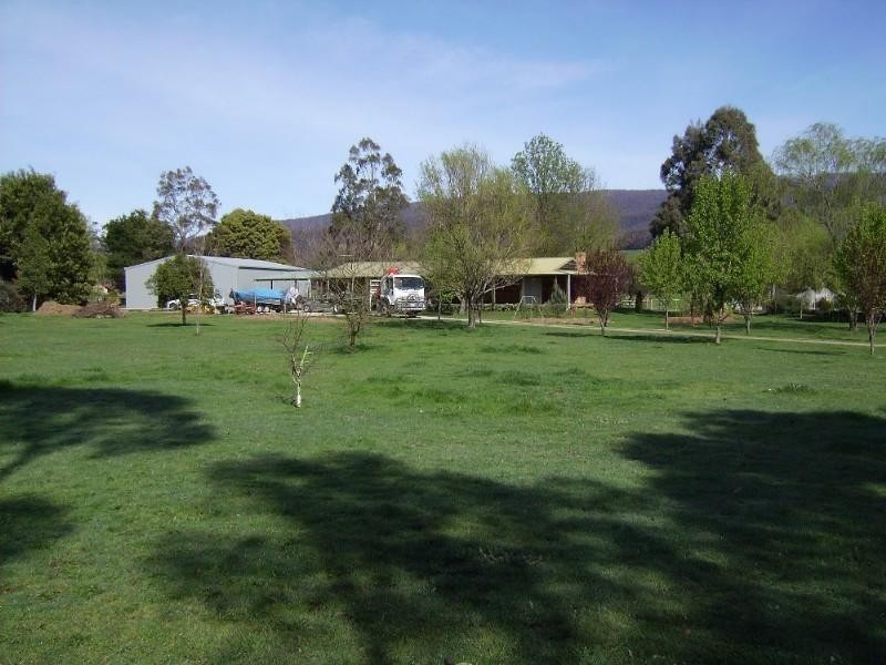 Buxton VIC 3711