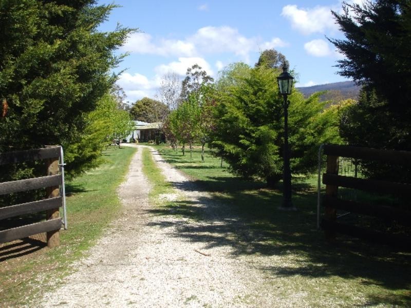 Buxton VIC 3711