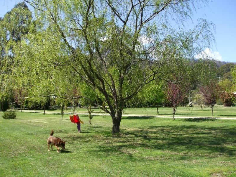 Buxton VIC 3711