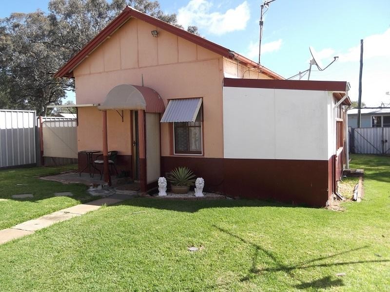 20 Parkes Street, Woodstock NSW 2793